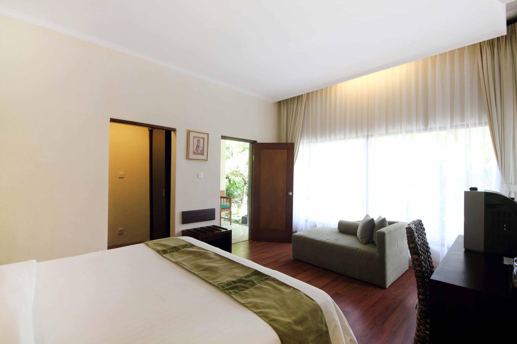 Respati Beach Hotel ซานูร์ ภายนอก รูปภาพ