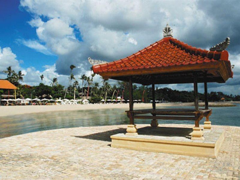 Respati Beach Hotel ซานูร์ ภายนอก รูปภาพ