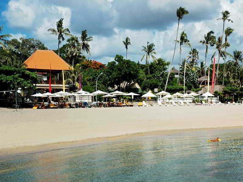 Respati Beach Hotel ซานูร์ ภายนอก รูปภาพ