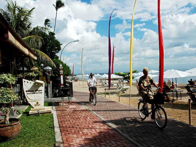 Respati Beach Hotel ซานูร์ ภายนอก รูปภาพ