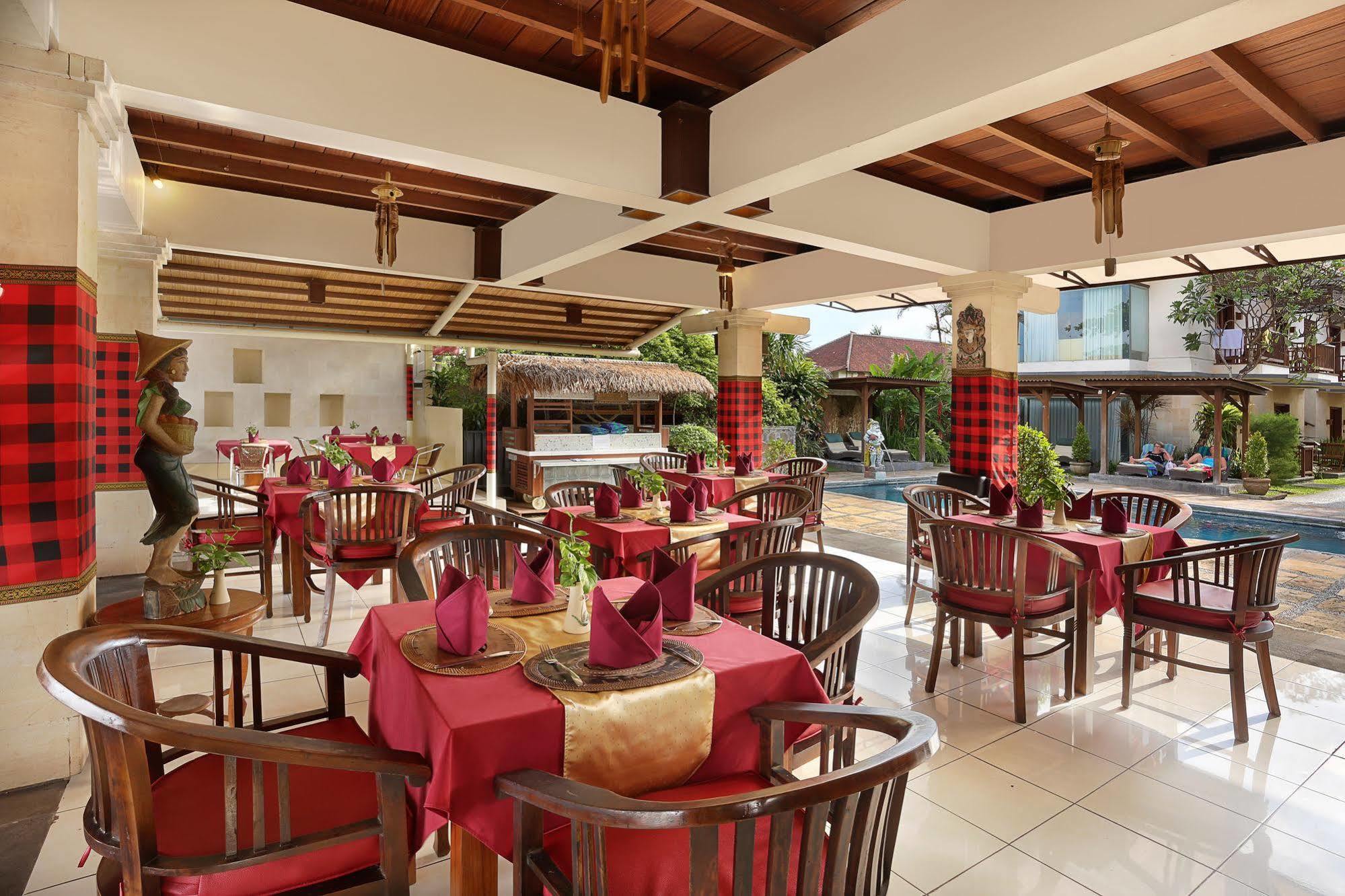 Respati Beach Hotel ซานูร์ ภายนอก รูปภาพ