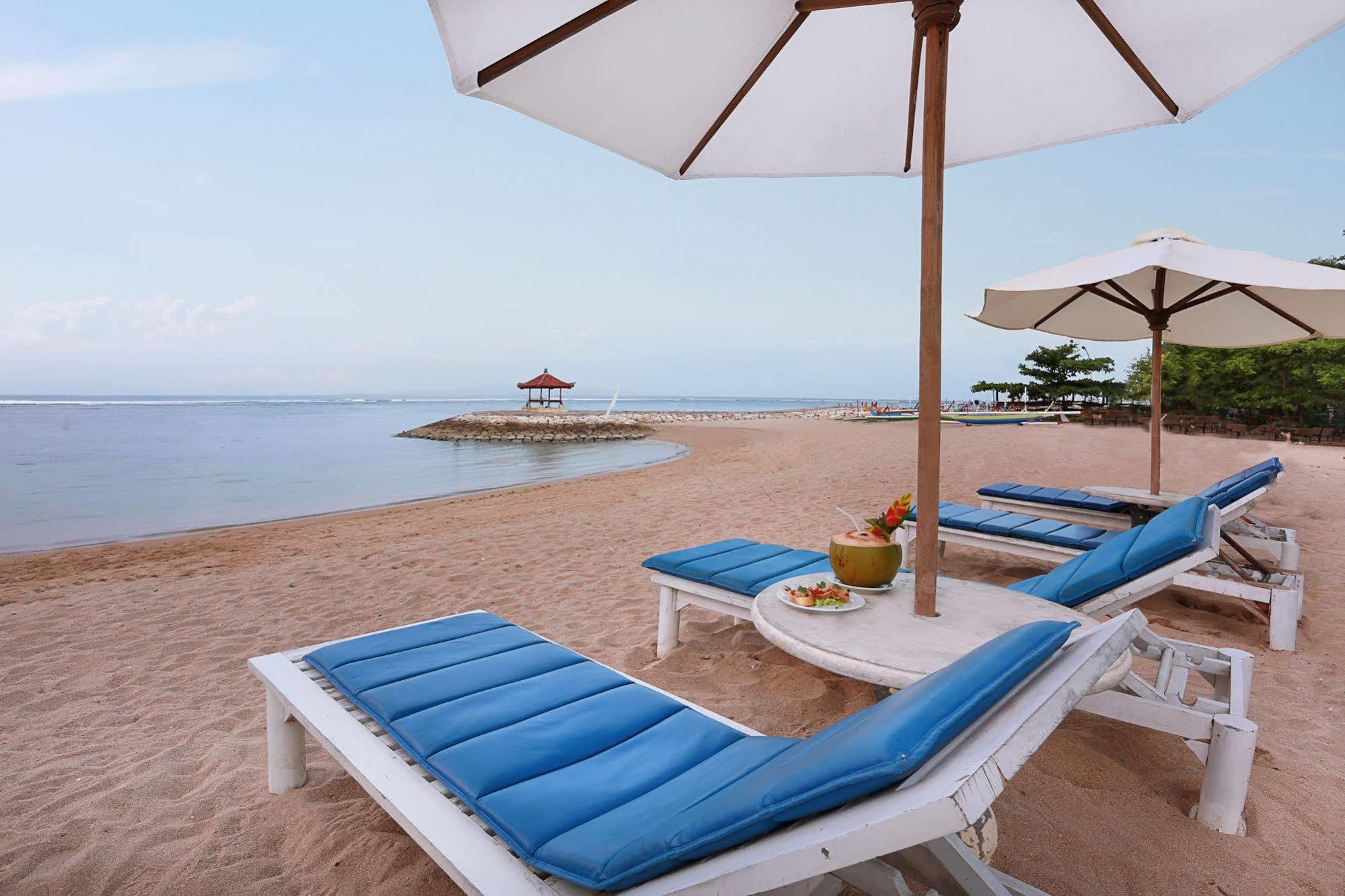 Respati Beach Hotel ซานูร์ ภายนอก รูปภาพ