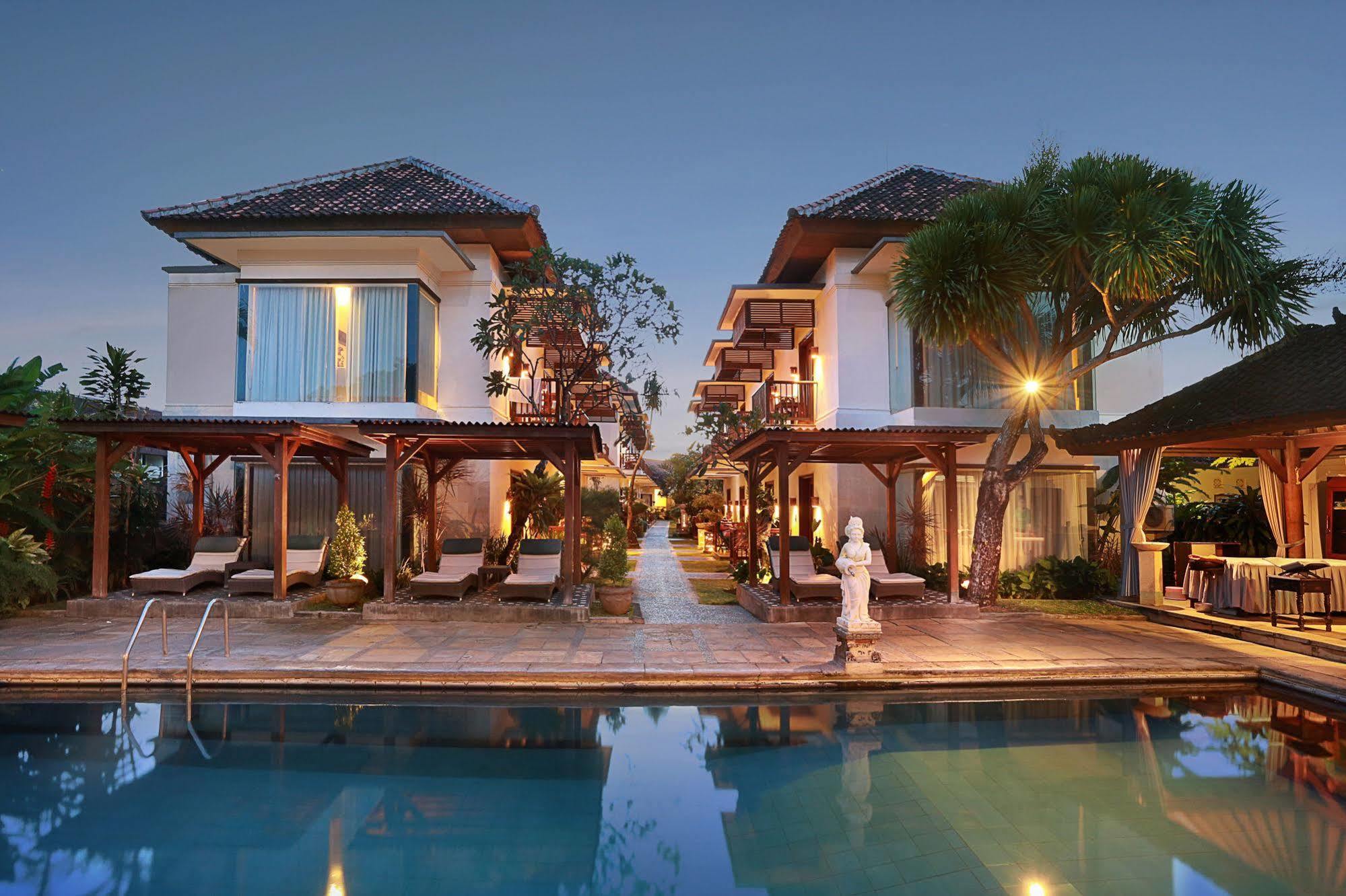 Respati Beach Hotel ซานูร์ ภายนอก รูปภาพ