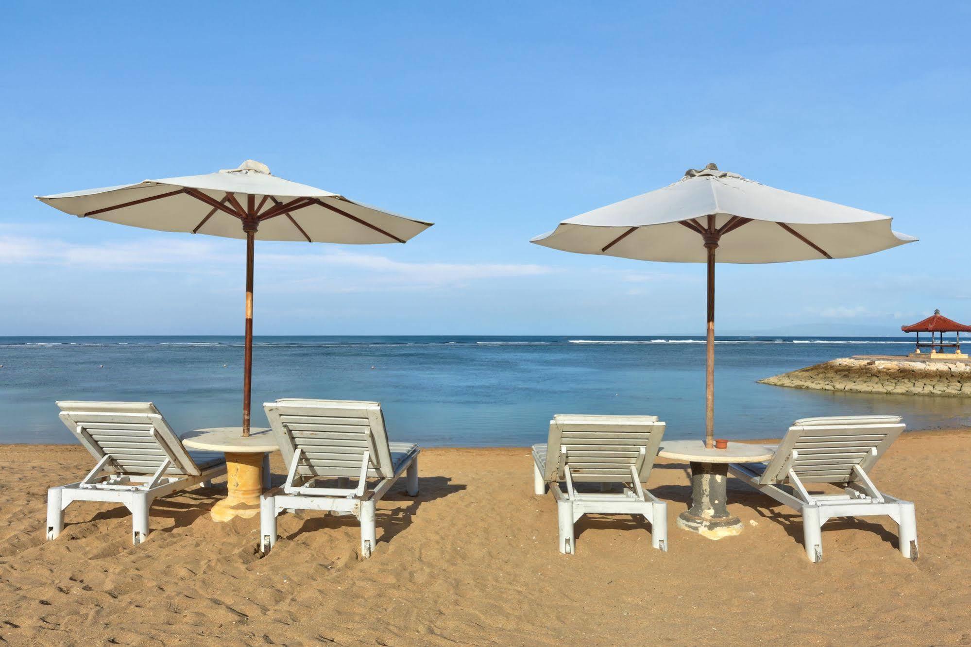 Respati Beach Hotel ซานูร์ ภายนอก รูปภาพ